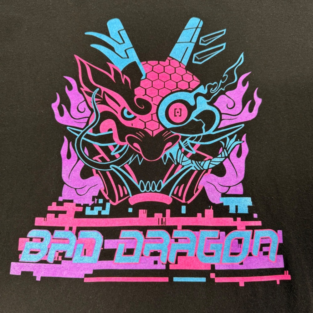 Bad Dragon Neon Samurai Cyberpunk
Graphic T-Shirt Men Large Black District
